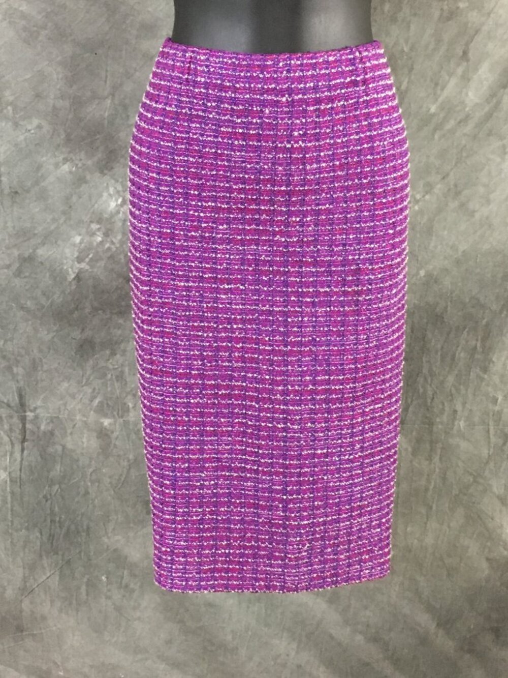 BEAUTIFUL St John couture knit purple multi jacket skirt suit size 14 - Picture 9 of 10